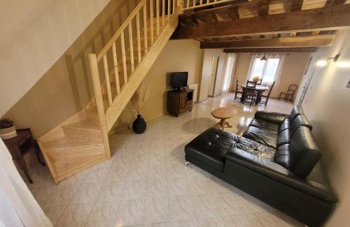 Bourgnac Maison | Grande maison à la campagne