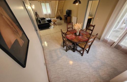 Bourgnac Maison | Grande maison à la campagne