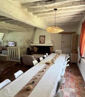 Rebais Maison | Grande maison avec piscine 13 couchages proche Paris