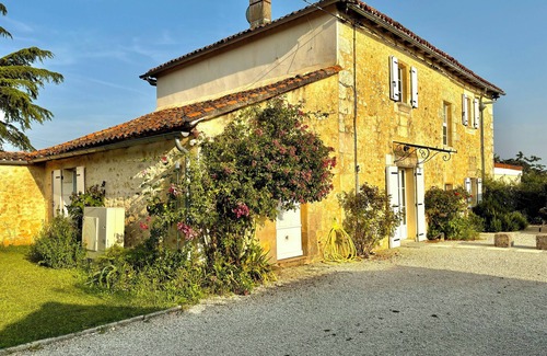Marthon Cottage | Grand gîte à la campagne : piscine, pétanque, balades