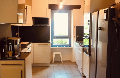 Valady Maison | Grande maison, en pleine campagne, avec piscine en été et jacuzzi en hiver