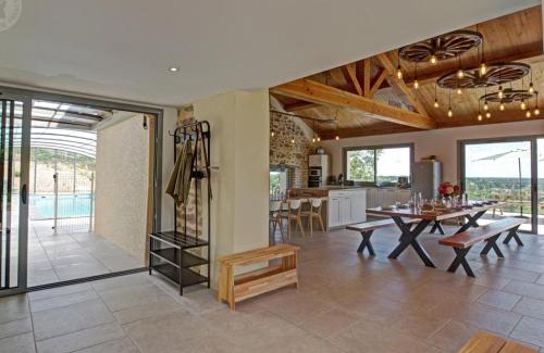 Sail-les-Bains Maison | Grande maison rénovée avec piscine chauffée, salle de jeux, pour 14 pers. à Sail-les-Bains - FR-1-496-301
