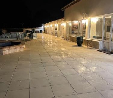 Connelles Maison | Grande villa d'exception en Normandie tennis, piscine, jacuzzi, salle de fitness