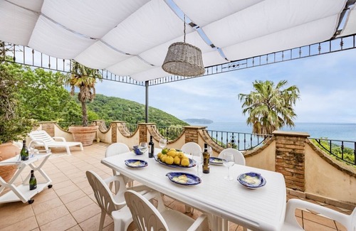 Marina di Pisciotta Villa | Grandma Angela's villa sea view