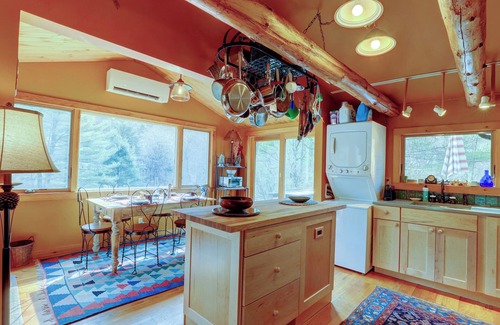 Phoenicia Cabine | Grandview Cabin is in Woodland Valley in the High Catskill Mountains