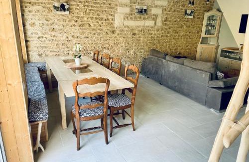 Tournebu Maison | Grange à grains à l'Ombre d'une Tour
