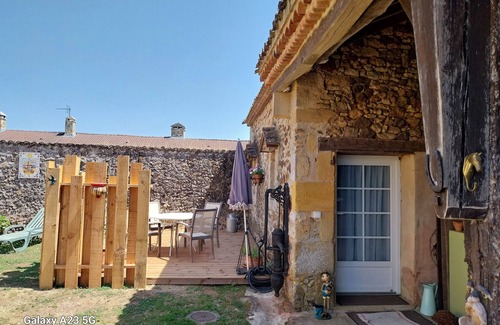 Pays-de-Belves Cottage | Grange aménagée dans un bourg de maisons anciennes au coeur du Périgord noir!