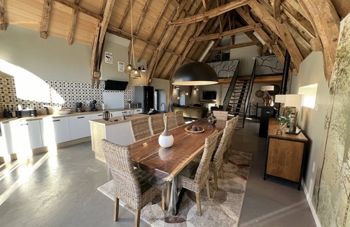 Thegra Maison | Grange en pierre, proche Rocamadour, Padirac avec piscine privée, jacuzzi