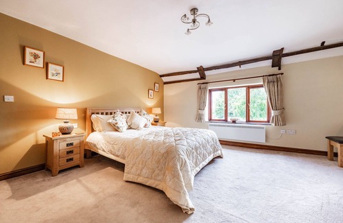 Norwich Autre | Grange Farm House | Large Farm House in the Norfolk Countryside!