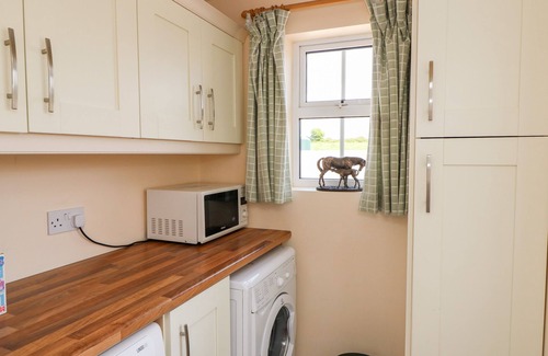 Fethard on Sea Cottage | GRANGE FARMHOUSE, pet friendly in Fethard-On-Sea, County Wexford