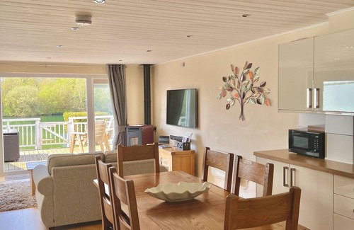 South Cerney Chalet De Ski | Grange Lodge · Cotswolds Lakeside - Spring Lake