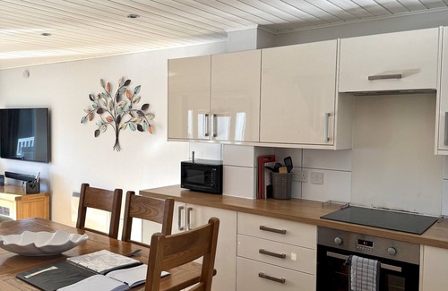 South Cerney Chalet De Ski | Grange Lodge · Cotswolds Lakeside - Spring Lake