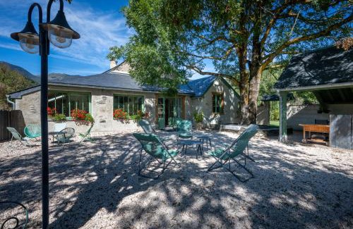 Arreau Maison | grange rénovée en gîte/maison/chalet