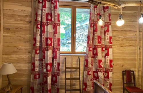 Auzat Maison | Grange rénovée, Pyrénées Ariégeoises, Gîte haute Ariège