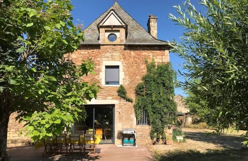 Mondalazac Maison | Grange Reformée en Pleine Nature