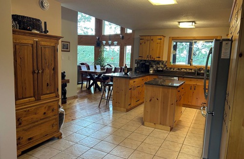 Temagami Chalet De Ski | Granite Lake Chalet - waterfront Temagami/Hot Tub