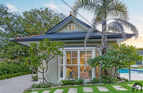 Gordon Maison | Granny Flat with Pool at the heart of Gordon