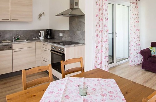 Zell Am Moos Appartement | Graue Kolomandl - Familienferienhof Stabauer