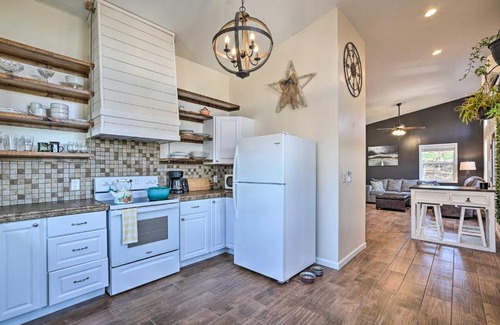 Oak Grove Maison | Gray Home with View of Boone Lake and Fire Pit!