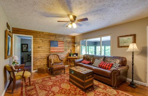 Gray Maison | Gray Vacation Rental with Deck and Pond Access!