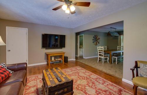 Gray Maison | Gray Vacation Rental with Deck and Pond Access!
