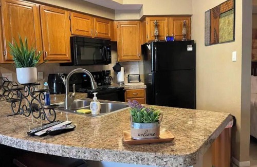 Highland Lake Estates Copropriété | Great 1 bedroom, Pool/Gym Great Lake Travis Views
