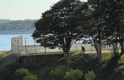 Highland Lake Estates Copropriété | Great 1 bedroom, Pool/Gym Great Lake Travis Views