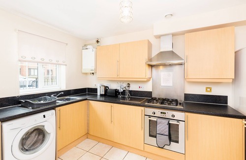 Tipton Maison | Great 4 bed house in Black Country
