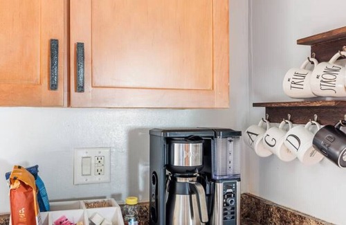 Alhambra Maison | Great 4 Groups, Near Everything!