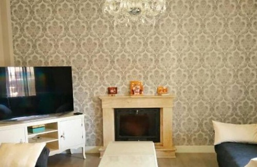 Montequinto Maison | Great 400m2 house with terrace and patio