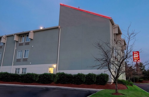 Saugus Maison | Great Amenities & Convenient Location! FREE Parking, Minutes to Quincy Market!