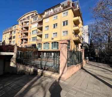 Sofia Appartement | Great apartment with 3 bedrooms and 3 underground parking spaces