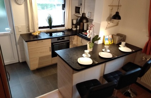 Parchtitz Appartement | Grand appartement en sous-sol au milieu de l'île de Rügen à la périphérie d'un village près des montagnes