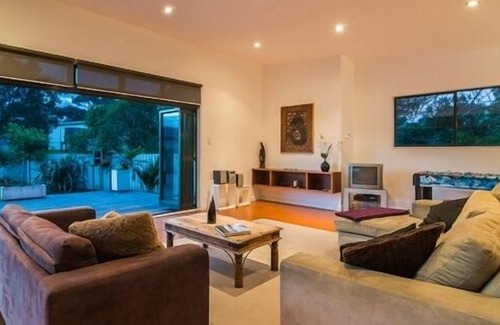 Whangapoua Maison | Great Big Sunny & Spacious Designer Bach