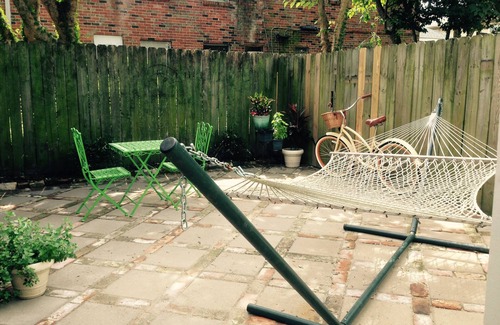East Riverside Maison | Grand emplacement central pour tout votre plaisir NOLA. Large 2 Bd Right Off Magazine St.