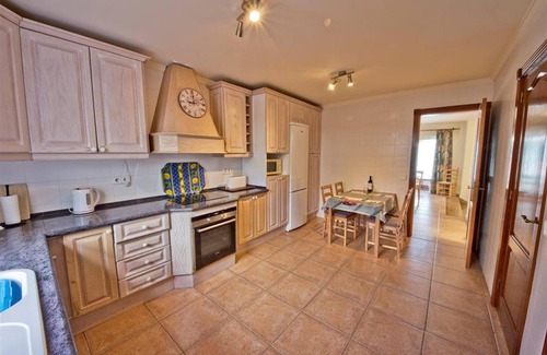 Costa Teguise Villa | Great Costa Teguise Home | Villa Luz De La Fragata | 4 bedrooms | Private Pool | Central Location