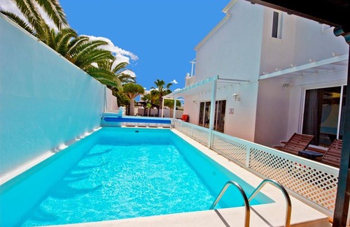 Costa Teguise Villa | Great Costa Teguise Home | Villa Luz De La Fragata | 4 bedrooms | Private Pool | Central Location