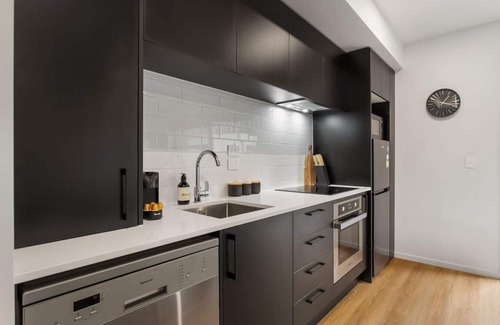 Linwood Appartement | Great Deals at New Upmarket Appt