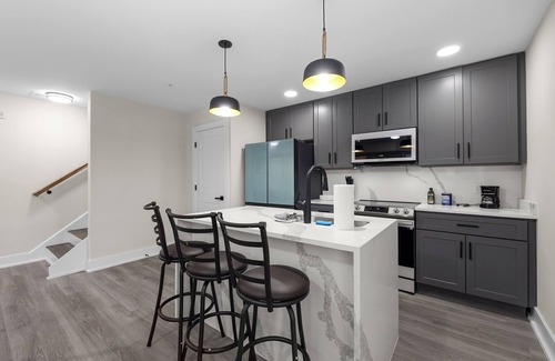 Columbia Heights Appartement | Great Duplex near Metro NEW Apartment