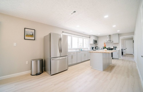 Great Falls Maison | Great Falls Modern Escape: 10BR/5BA Luxury Retreat!