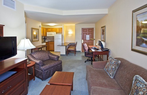 Tallahassee Copropriété | Great for Business Travelers! Free Breakfast + On-Site Business Center