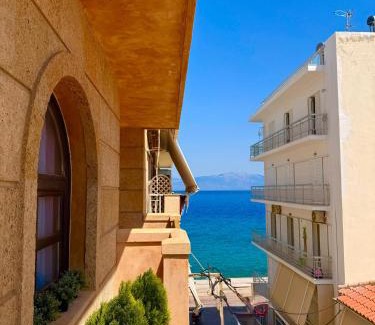Xylokastron Hôtel | Great Greece Le Convivial Suites