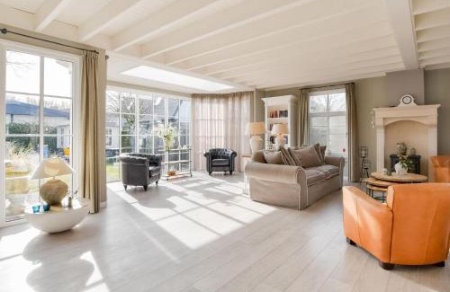 Kaatsheuvel Maison | Great holiday home with a heated pool