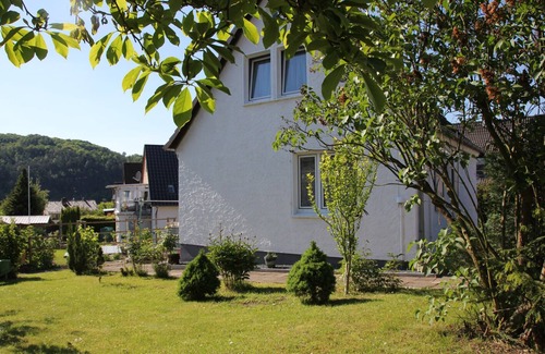 Bodenwerder Maison | Excellentes vacances dans la région du Weserbergland! Dans maison avec jardin pour 4 personnes. & Animaux