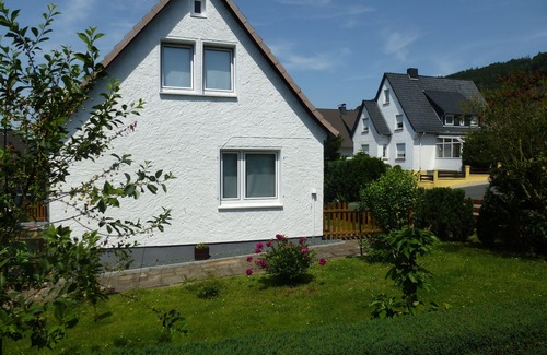Bodenwerder Maison | Excellentes vacances dans la région du Weserbergland! Dans maison avec jardin pour 4 personnes. & Animaux