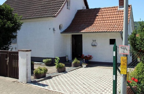 Bodenwerder Maison | Excellentes vacances dans la région du Weserbergland! Dans maison avec jardin pour 4 personnes. & Animaux