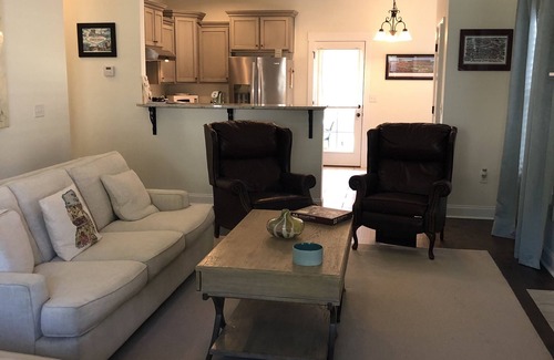 Starkville Maison | Great home just a mile from campus! Perfect for football and baseball weekends!