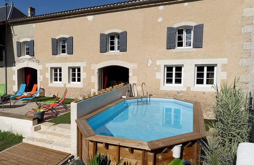 Voissay Maison | GRANDE MAISON CHARENTAISE AU CALME, PISCINE, 35 MIN DE LA MER