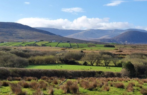 Mullagh Appartement | Great house for exploring numerous beaches, Westport & Louisburgh