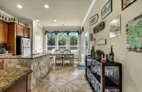 Johnson City Maison | Great House in the heart of the Hill Country